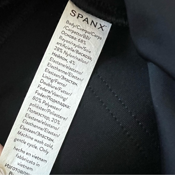New SPANX The Perfect Black Pant Ankle 4-Pocket NWT Casual Women’s Medium Petite - Picture 11 of 12